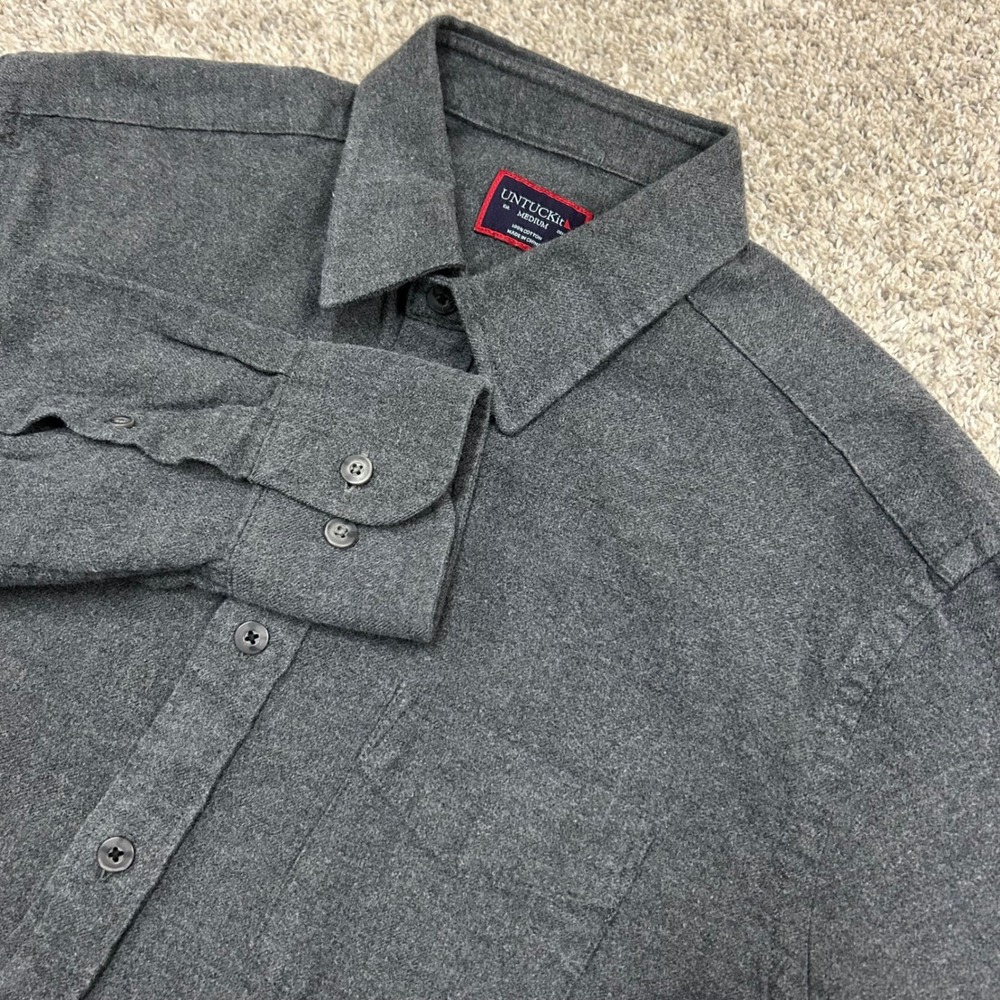 UNTUCKit Button Up Shirt Sherwood Medium Grey Cotton Flannel Regular Fit 35722
